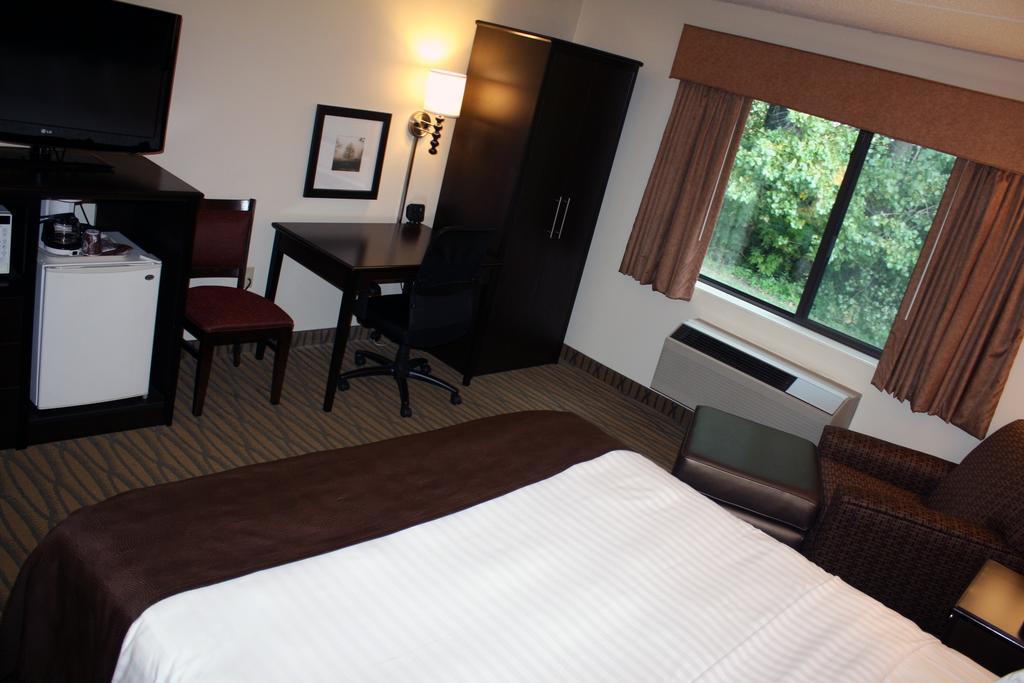 Americinn By Wyndham Rogers Habitación foto
