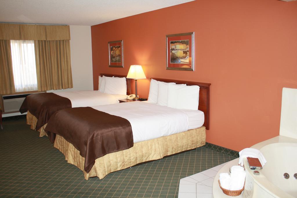 Americinn By Wyndham Rogers Habitación foto